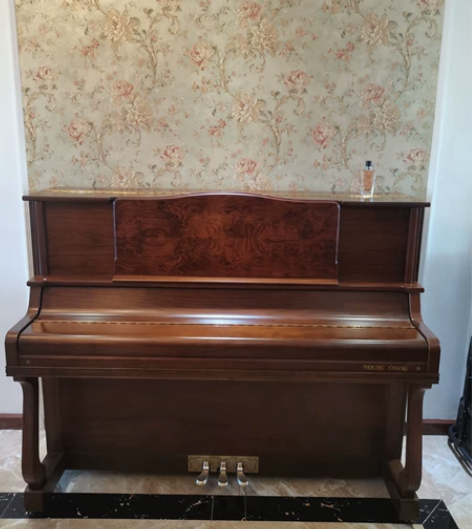 英昌钢琴 U-121 大谱台，典雅木色，外...