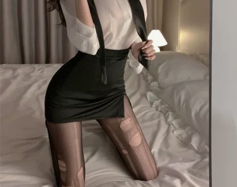 透明衬衫包臀裙性感，不退不换 感兴趣的话点...