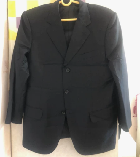 男士藏蓝色西装外套，胸围111厘米，衣长7...