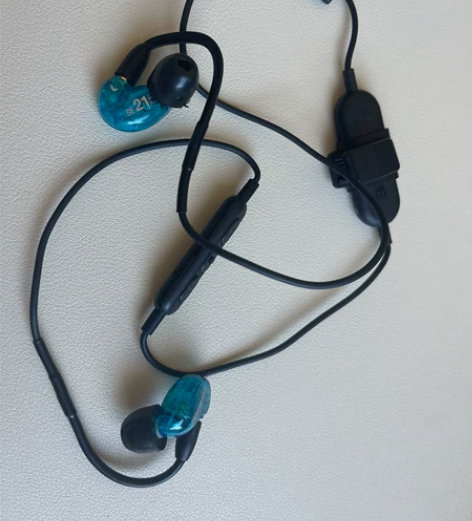 运动耳机1580购入，300出 感兴趣的话...