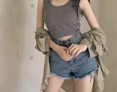 港味短款内搭打底无袖吊带上衣女春夏黑色泫雅...