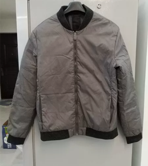 思莱德男士羽绒服M码150包邮 专卖店99...
