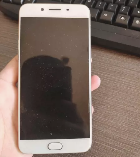 oppor9s， 4+64九五新以上