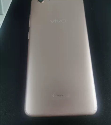 妈妈用过的vivo y71 64G粉色手机...
