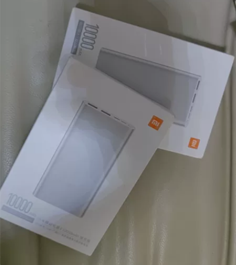 充电宝家中存货太多了，之前购买的，还有别的...