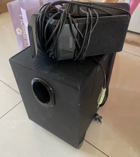 电脑音箱，功能完好，不包邮，只能自提。键盘...