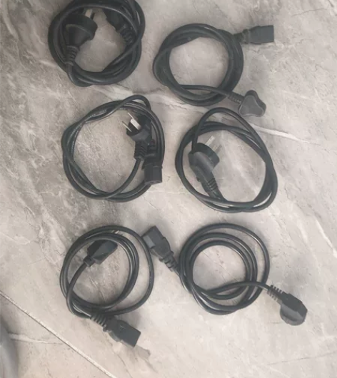 电脑电源线1米左右的6根打包 感兴趣的话点...