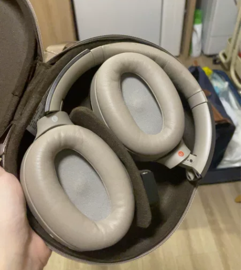 索尼wh-1000x耳机 头戴式，八九新，...