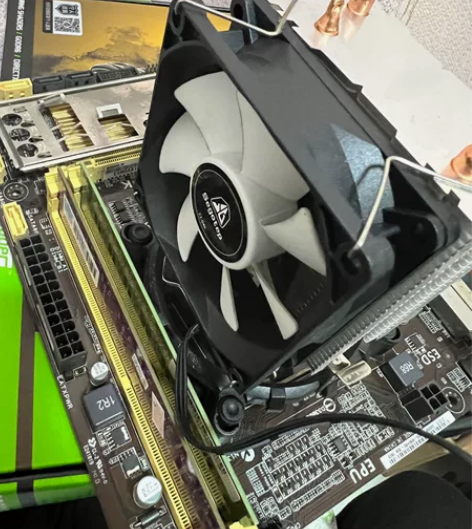 主板:华硕B85，带挡板 cpu:i5 4...