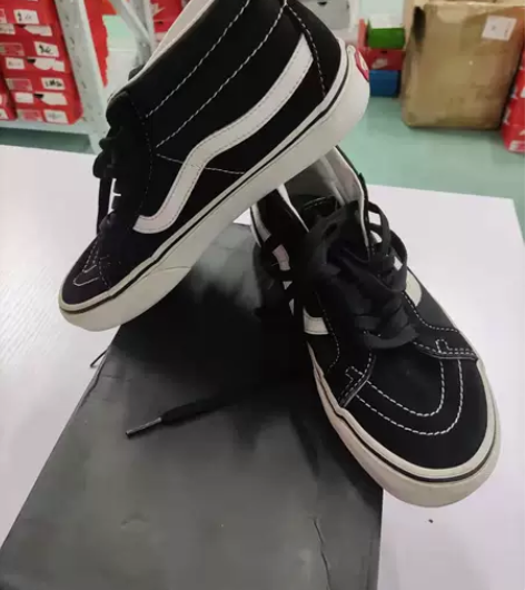 微瑕捡漏Vans 38码女款 VNOA4U...
