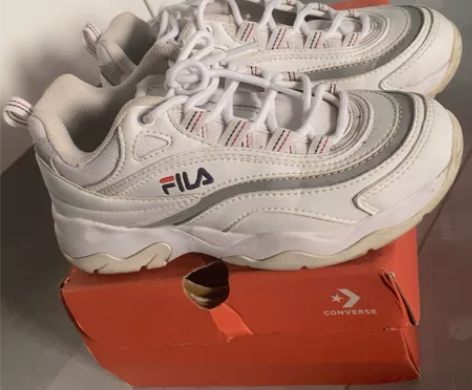 斐乐 Fila 女生老爹鞋 白色，鞋长23...
