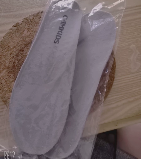 骆驼鞋垫，33码，很软，专卖店正品 18包...