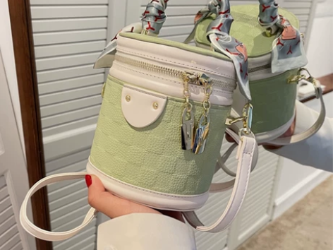 高级质感小众包包女2022新款潮ins时尚...