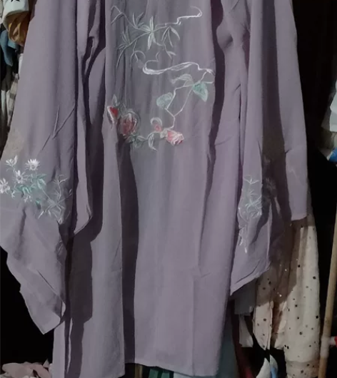 大袖衫,M码 感兴趣的话点“我想要”和我私...