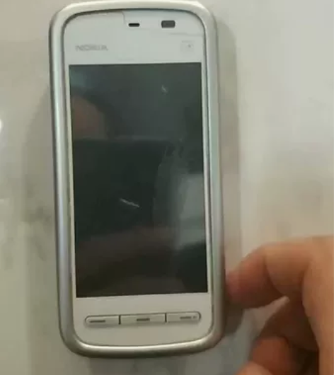 诺基亚5230,无维修,屏幕有膜,功能正常...