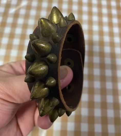 自己做的皮具，护手，类似北斗神拳里的人物戴...