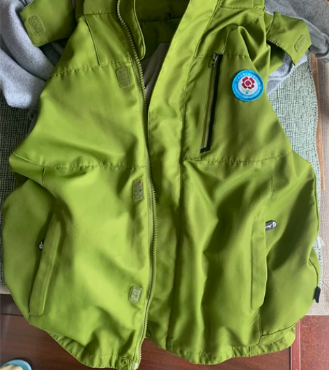 孩子毕业了，转卖御桥小学校服～ 衣服很新，...
