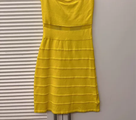 辣妹包臀裙，20包邮出 感兴趣的话点“我想...