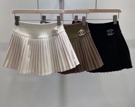 包邮 百褶裙 白色 黑色 咖色 感兴趣的话...