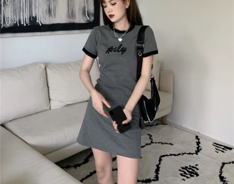 灰色纯棉短袖连衣裙女夏季收腰显瘦运动风包臀...