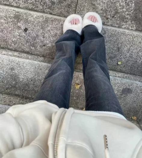 复古黑灰色加绒微喇叭牛仔裤女秋冬高腰弹力高...