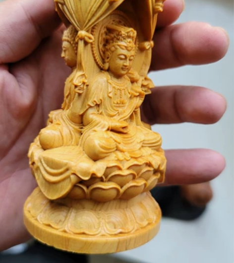 有喜欢的吗，三个一起出手，全新实木木雕 感...