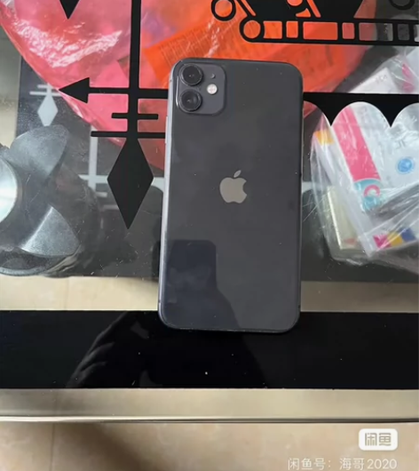 iphone 11  美版翻成国行  有锁...