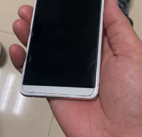 出个VIVO Y75A,4+32,成色如图...