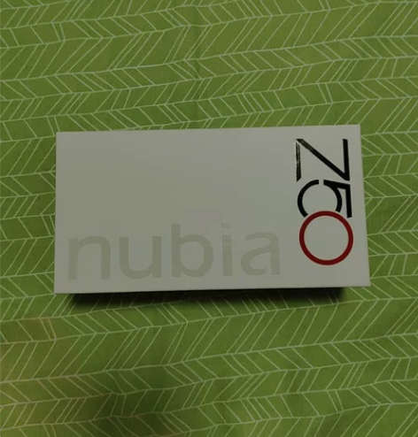 努比亚Z50今天手机刚到货,充电器,充电线...
