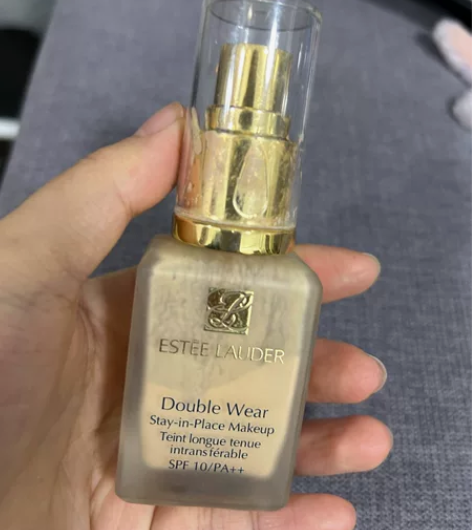 雅诗兰黛dw，银泰买的，色号1w1，入了别...