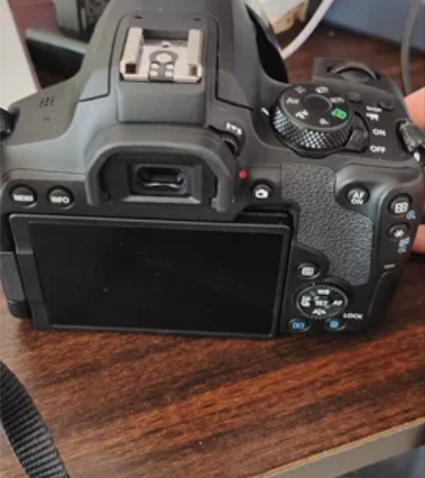 自用佳能850d99新，三分钟热度，有发票...