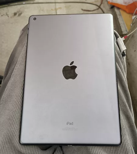 IPAD7代2019款款，磕碰看图 感兴趣...