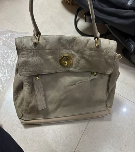圣罗兰布拼皮手提包。成色没啥问题保真 感兴...