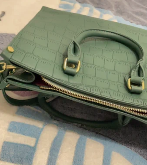 全新真皮包包女韩版 实体店入的 全新低价出...