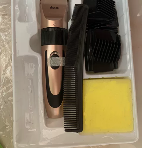 志高充电式理发器 一时脑热买来准备给男朋友...