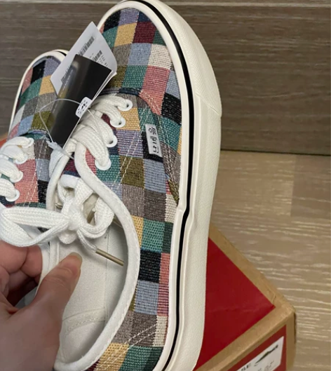 格子帆布鞋 36码 全新低价出 感兴趣的话...