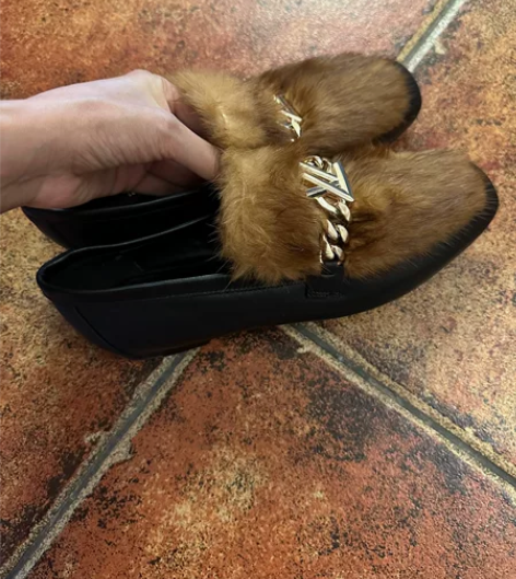 全新四季单鞋全皮 感兴趣的话点“我想要”和...