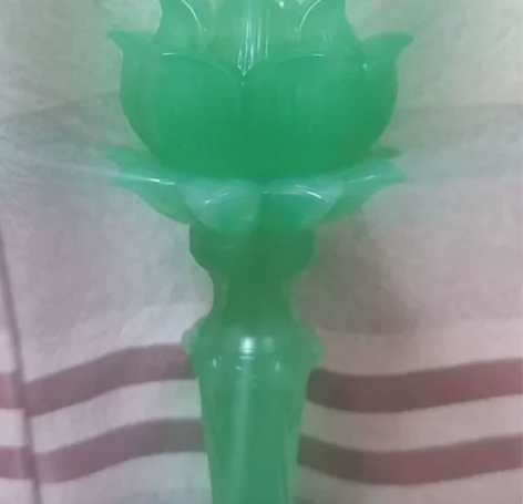昨天锄地挖出来的，已经拿去鉴定过了，专家说...