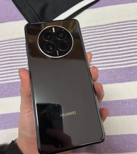 华为mate50黑8+128 单位配发，用...