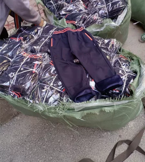 伊顿纪德同款纯棉加绒校服卫裤,质量好低价出...