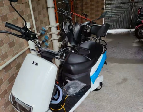 全新带电池  五羊电动车新款高速成人电动轻...