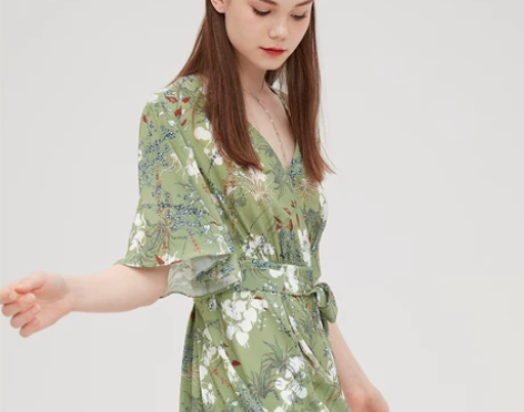 诗凡黎 v领中长款小清新裙子超仙碎花雪纺连...