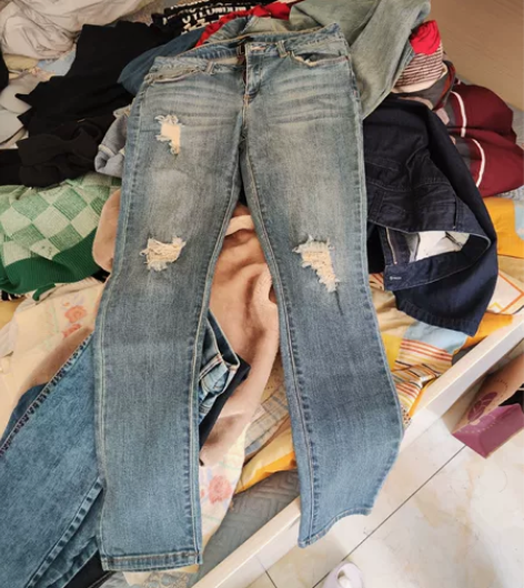 forever21破洞牛仔裤 感兴趣的话点...