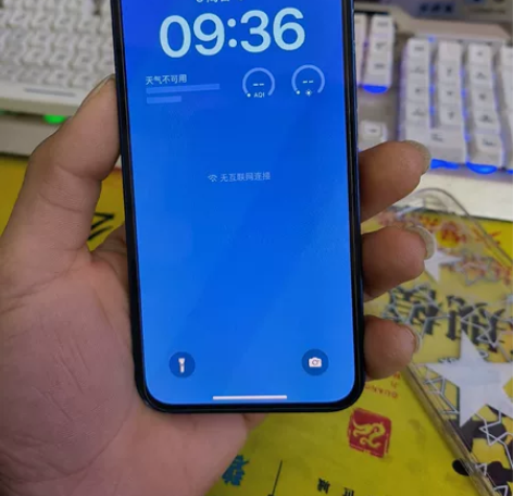苹果12原装机无拆无修，64g美版卡贴，电...