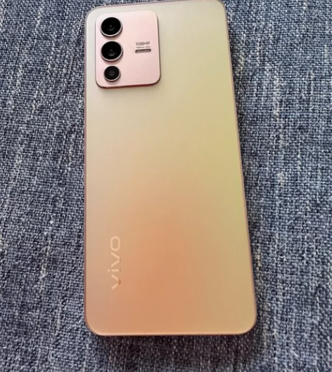 因更换手机,诚心出售99新VIVO S12...