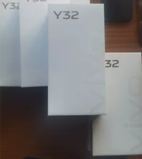 vivo y32  雾夜黑  8+128全...