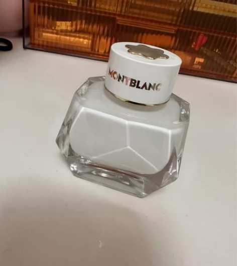 闲置万宝龙 纯白印记女士香水 霹雳乌贼直播...