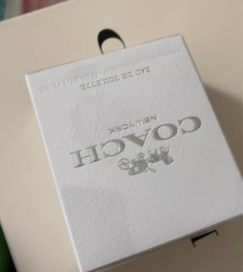 全新，朋友送的，自己不太喜欢这款香水 感兴...