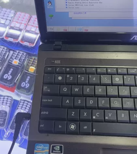 华硕笔记本电脑便宜出售299 自带鼠标触控...