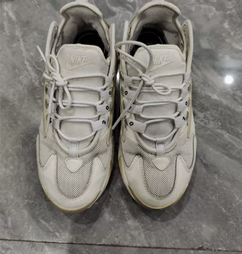 NIKE运动鞋 之前找韩国代购入手的 保证...